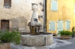 Fontaine Picardie. Fin XVe siècle, remaniée en 1770. Malaucène (Vaucluse). © Serge Panarotto.