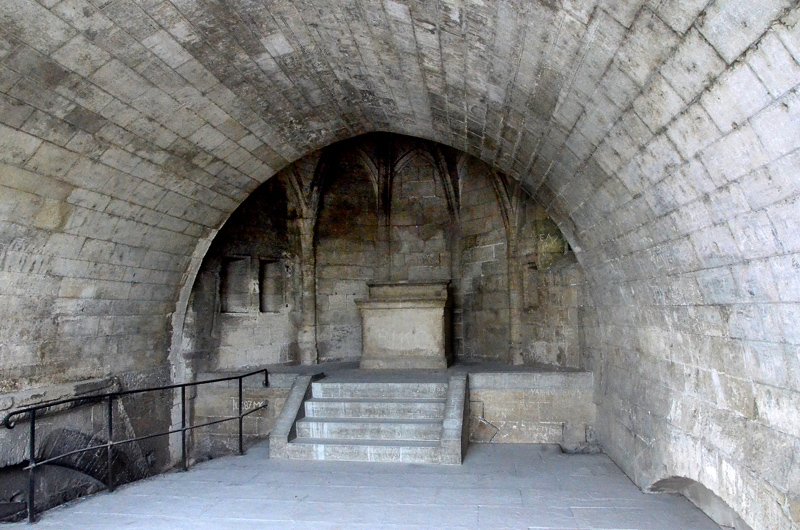 Pont d'Avignon. Intérieur et voûte de la chapelle haute Saint-Nicolas. Photo Serge Panarotto.