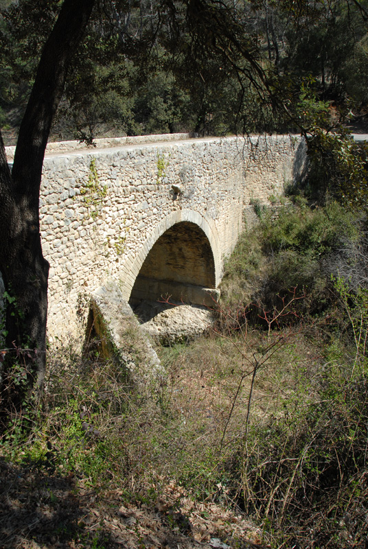 Pont romain de Ganagobie (04). Début IIe siècle. Photo Serge Panarotto.