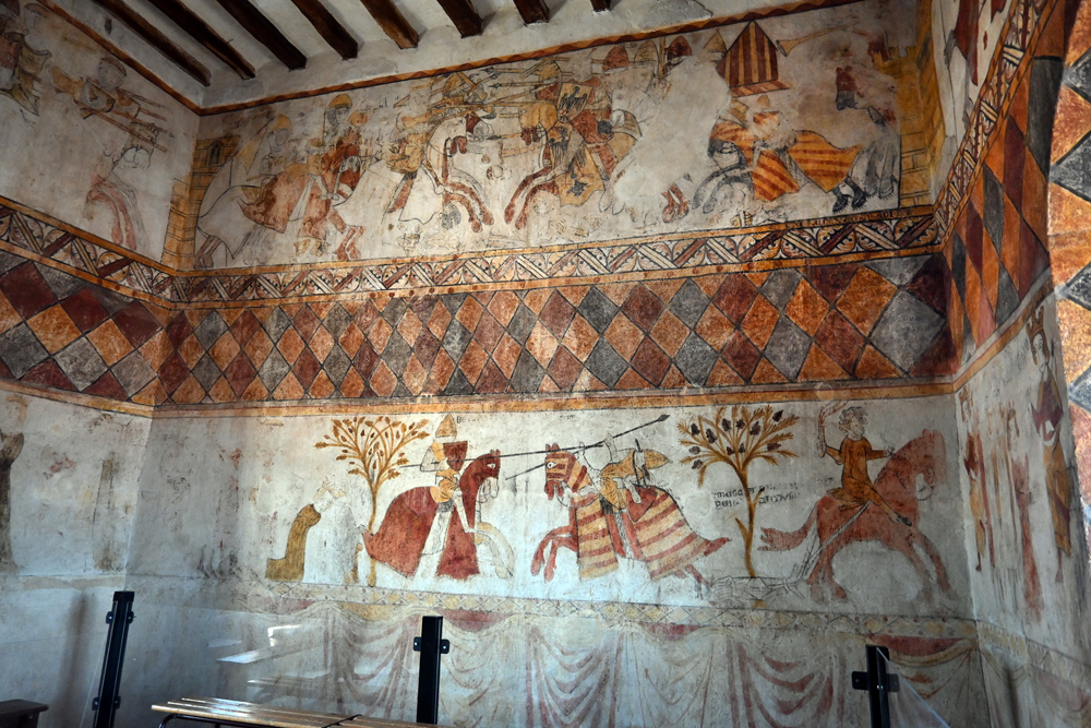 Fresques du XIIIe siècle. Tour Ferrande. Pernes-les-Fontaines (84). Photo Serge Panarotto.